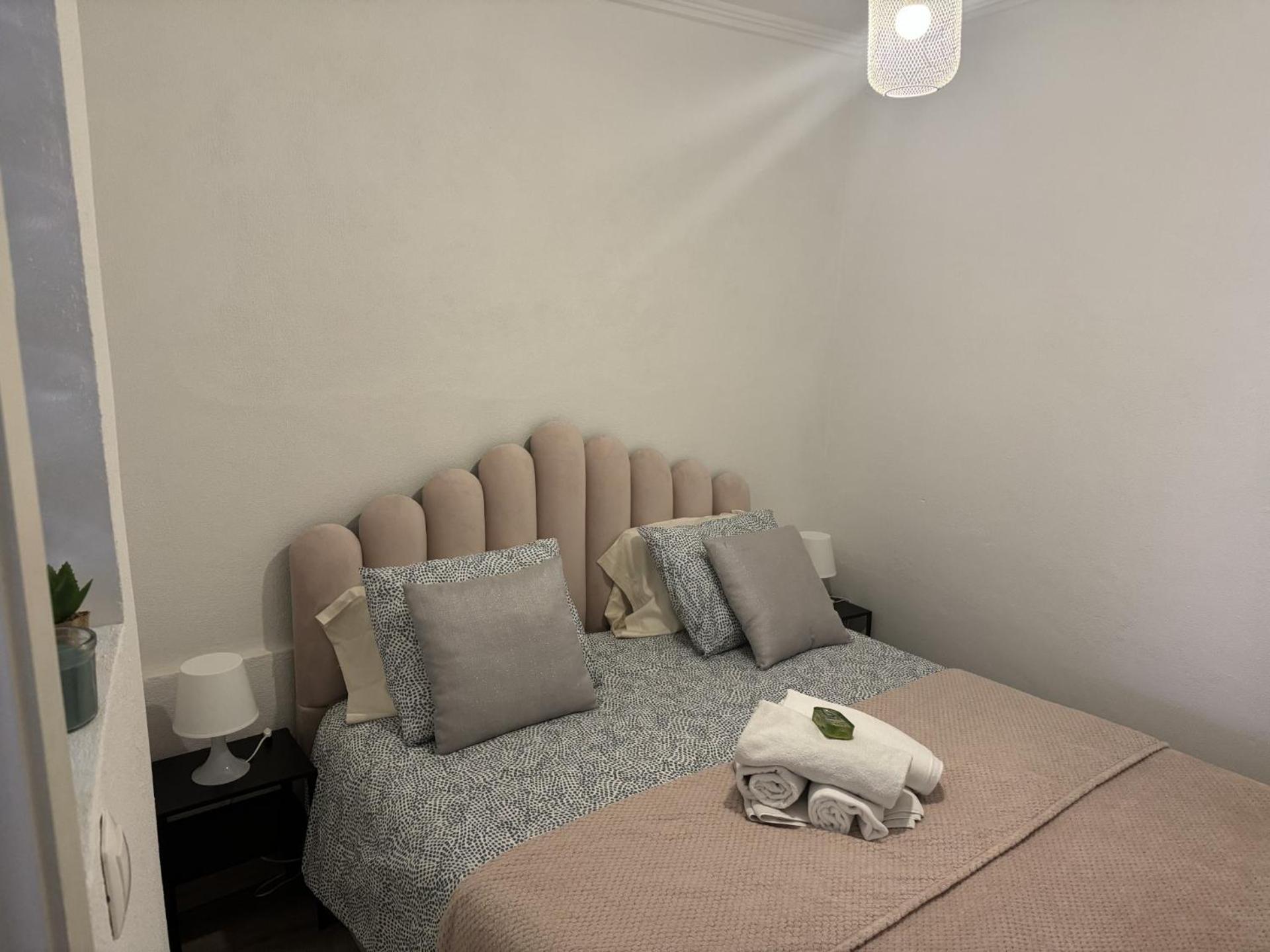Appartamento Quiet Street Alfama Lisbona Esterno foto